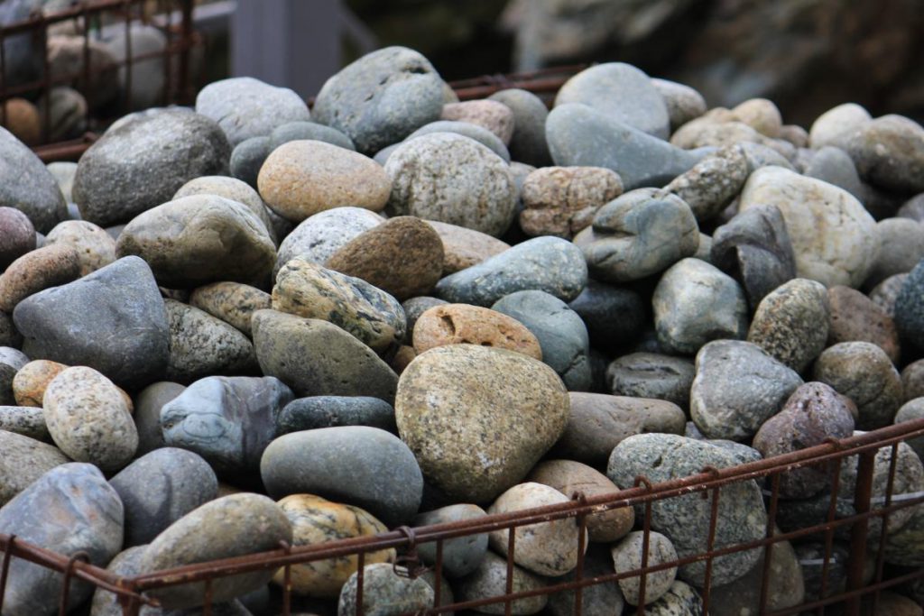 Какие выбрать камни для каминки в баню и сауну